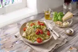 Тилапия с песто и чери домати