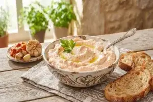 Лютеница със сирене "Крема"